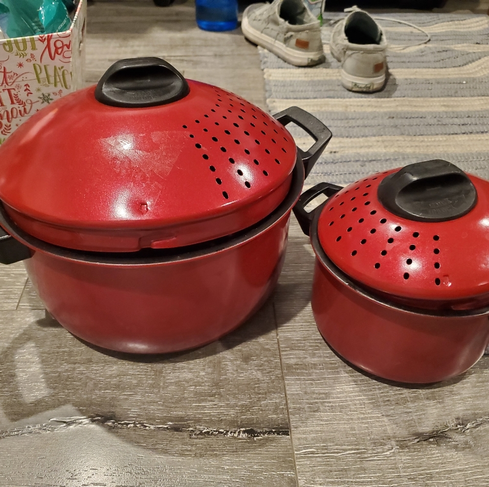 Cookware pots